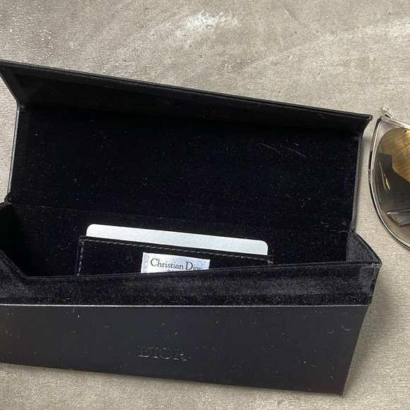 Dior New 65mm Woman’s Sunglasses with Black leather case - Picture 5 of 16